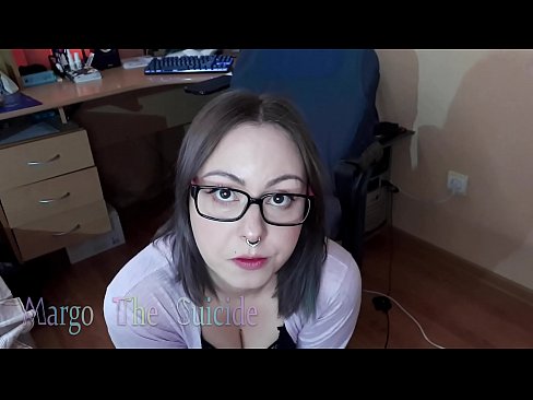 ❤️ Сэксуальная дзяўчына ў акулярах глыбока адсмоктвае фалаімітатар на камеру ️❌ Чербанне на be.xxxwownet.ru ❌❤